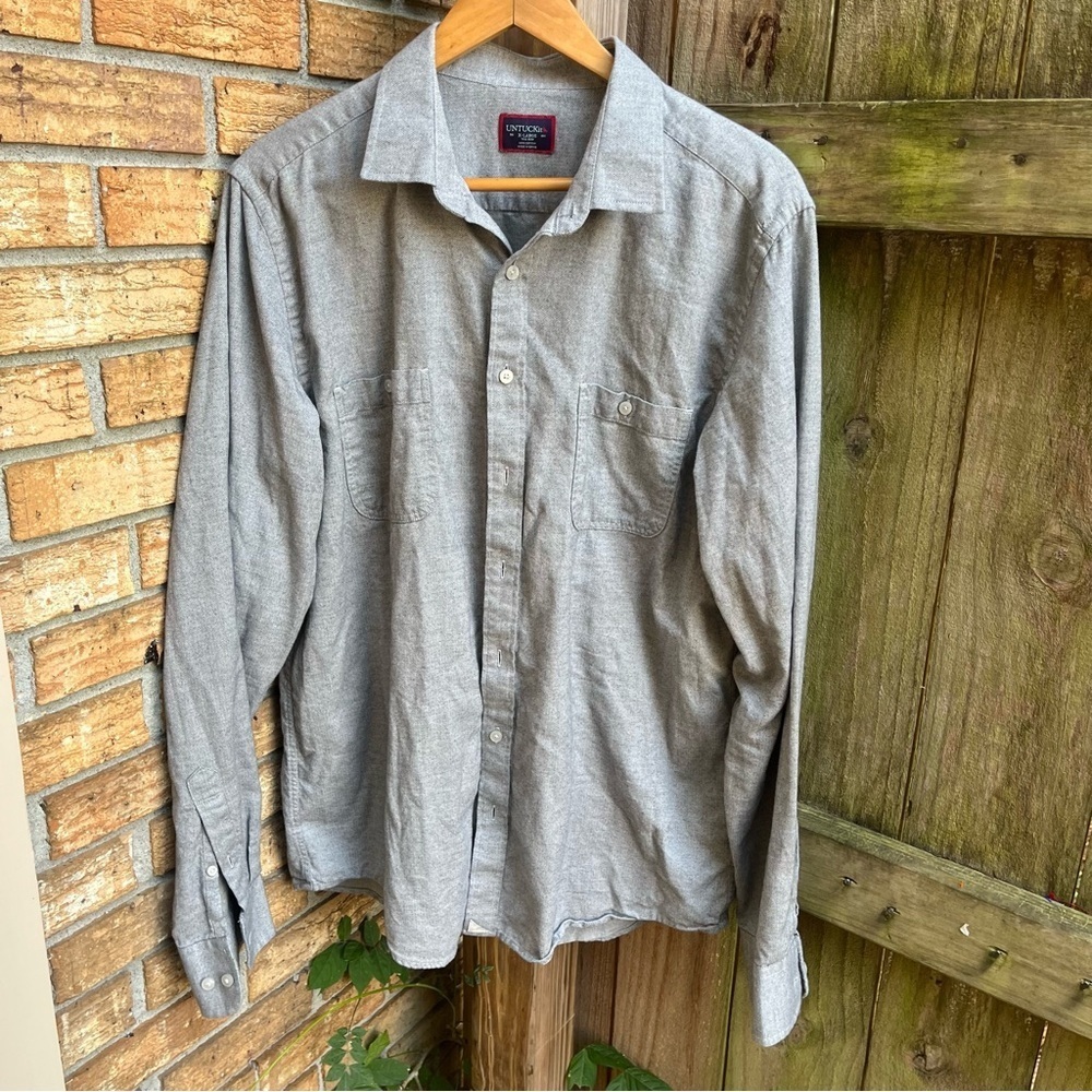 UNTUCKit Light Gray Casual Button Down Shirt